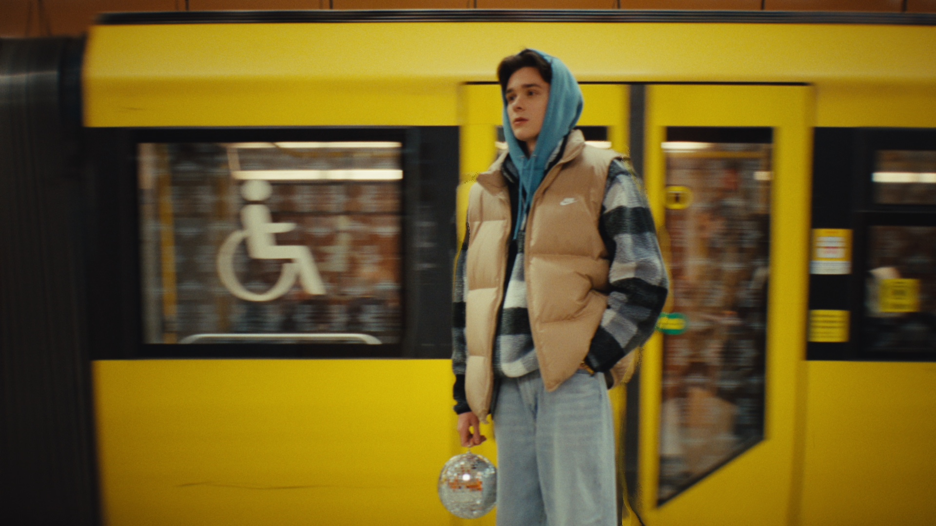 OTTO_X_NIKE_DC_PRORES_HD_still_046